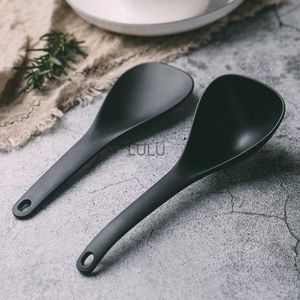 Cuillère à riz antiadhésive en plastique Longue cuisson Spatule à riz Scoop Noir Blanc Cuillère à soupe suspendue Ustensile de cuisine Vaisselle HKD230810