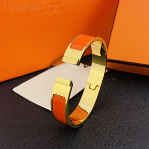 Pulsera chapada en oro, pulseras con letras, diseñador para mujer, accesorios de moda, pulsera de boda, regalos del día de San Valentín, brazalete esmaltado, joyería para mujer ZB003