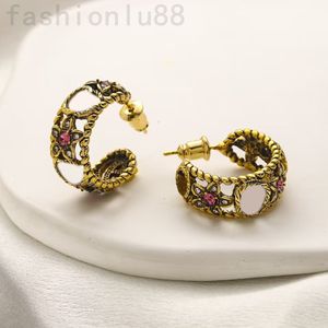 Boucles d'oreilles créoles en or plaqué pour hommes, boucles d'oreilles design en diamant, bijoux brillants de soirée, bijoux vintage à la mode, boucles d'oreilles fleur lettre creuse zf069