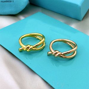 Chapado en oro rosa Anillos Diseñador Clásico Anillo de lujo Hombres Vintage Simple Bague Homme Moda Jewlery Fiesta Diamante Noche Novio Novia