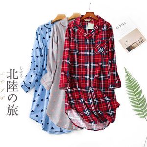 Plus Size Long Nightdress Long-sleeved Flannel Home Clothes Red Plaid Print Women Sleepwear Cotton Brushed Fabric Sleeping Dress 210924