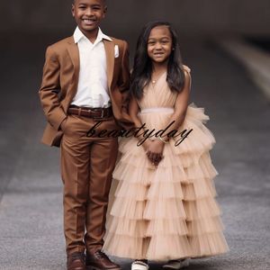 Brown Kids Boy Ropa formal Trajes de rey para niño Vestido de novia Ropa Fiesta de cumpleaños para niños pequeños Trajes infantiles Conjuntos Padre e hijo Chaqueta Pantalones 2022