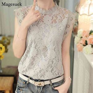 Plus Size Summer Lace Shirt Tops Femmes Sans Manches See-through Sexy Blanc Dames Blouse Évider Floral Femme Blouses Casual 9G 210512