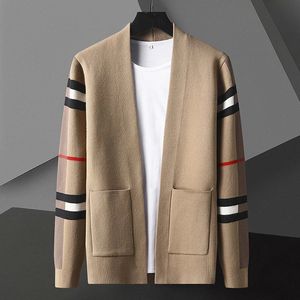 Suéteres de talla grande Cárdigan de diseñador Cárdigans de color empalmados Chaqueta de punto Bolsillo Cárdigan de hombre Ropa de moda