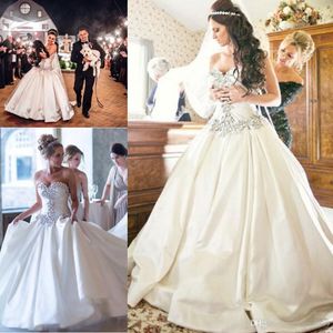 Pnina Tornai Una línea de novia Bling Bling con cuentas de tul con cordones en la espalda Vestidos de novia de tren capilla Vestidos de novia de talla grande 3278Z