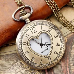 Montres de poche Creux LOVE Heart Design Montre à Quartz Romantique Antique Cadran Blanc Rétro Chiffres Arabes Collier Pendentif Horloge pour Femmes