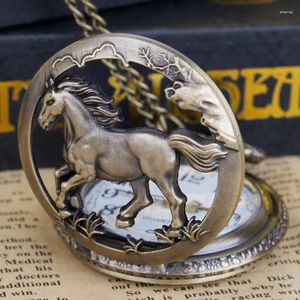 Pocket Watchs Vintage Animal Series Hollow Out Running Horse Horse Troud Quartz Watch Men et Femme Collier Gift Collier Pendentif