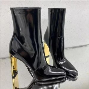 Botas altas hasta la rodilla de charol negro con punta estrecha y tacón dorado con cremallera para mujer sexis 2024 botas altas de invierno zapatos de diseñador de lujo 240301