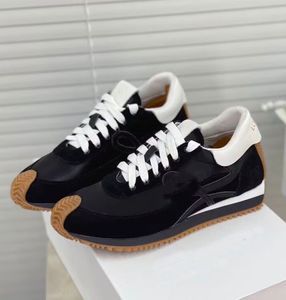 Marques populaires Flow Runner Sneaker Chaussures En Cuir De Veau En Nylon En Daim À Lacets Hommes Baskets Fête De Mariage Semelle En Caoutchouc En Gros Skateboard Marche