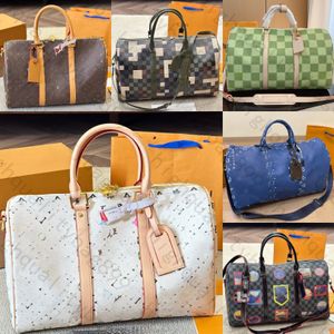 Producto popular Bolso de diseñador Bolso de lona Bolso de viaje de moda para hombres y mujeres Bolso de viajero Bolso bandolera de mano de cuero de lona revestida Serie de estilo de rejilla con patrón