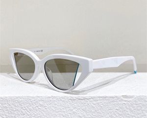 Gafas de sol de tendencia popular para mujer 40009 retro Ojo de gato Marco pequeño Lentes huecas Gafas de sol Estilo encantador de moda Protección anti-ultravioleta viene con estuche