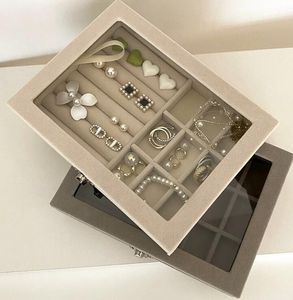 Cajas de almacenamiento de joyas portátiles con cubierta de vidrio a prueba de polvo de joyería para la joyería organizador de la oreja del soporte