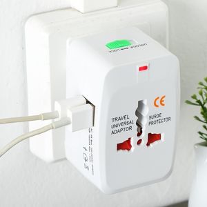 Prise de câble d'alimentation Adaptateur de prise de voyage multifonction Chargeur de convertisseur tout-en-un Universel US UK AU EU Adaptateur de prise d'alimentation USB électrique 230701