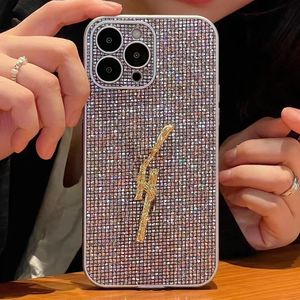 Pro iPhone 15 Max Designer Glitter Phone Phone Case pour Apple 14 plus 13 12 11 Bling Diamond Studed Pumper Protective Protective Film Film Couverture arrière Coque Fundas Gray Tective