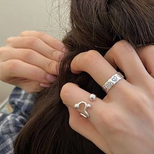 anillos de promesa anillos de compromiso únicos anillos de pareja 2023 nuevo diseño de nicho anillo femenino geométrico irregular de plata esterlina ins anillo de índice de moda para estudiantes a juego 02
