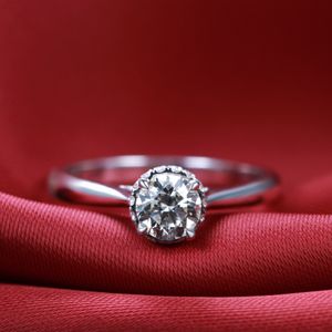 Promotion Anneau argenté massif 100% pur avec S925 Stamp Real 925 Silver Ring 7mm 2 Carat CZ Diamond Anneques de mariage pour femmes