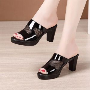 Pompes Luxury Women's Heel 2023 printemps Nouveau 7cm Mesh Black Fashion Elegant Peep Toe Sandals décontracté Party Bureau de travail pour femmes