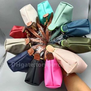 Monedero de una sola manija 2024 Bolsa para bolso Pequeño Cognac Liquidación Black Freight Source Cuero Mujeres Venta al por menor Lady Bolsas Venta al por mayor Monedero Mini Femme Dumpling Barato