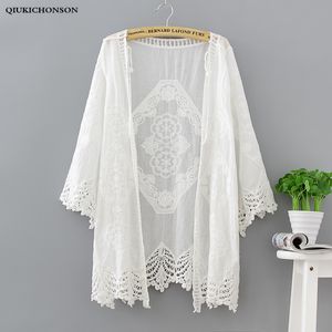 Tricot de tricots féminins Qiukichonson Femme Cardigan d'été blanc 2021 Bohemian Sweet dames en dentelle Cardigans long-cou en V V Crochet BRO