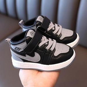 Qualité Marque Enfants Chaussures Premiers Marcheurs Confortable Enfants Baskets Designer Petits Garçons Filles Toddler Rouge + Blanc + Gris Respirant Bébé Eur Taille 21-25