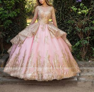 Robes de Quinceanera Princesse Or Appliques À Manches Longues Rose Robe De Bal À Lacets avec Scoop Tulle Plus La Taille Doux 16 Débutante Fête Anniversaire Robes De 15 Anos 100