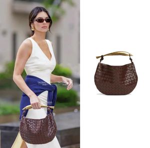 Sac à poignée supérieure en cuir de vachette véritable femmes fourre-tout tissés à la main avec poignée en métal sacs à main et sacs à main mode fille pochettes sacs 2413