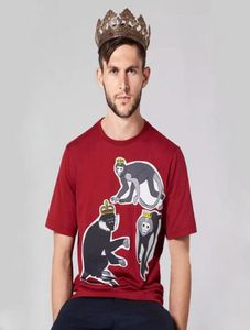 Camiseta roja de algodón con cuello redondo y bordado de mono y corona, camisetas de diseñador para hombre, camisetas divertidas, camiseta unisex ajustada8803428