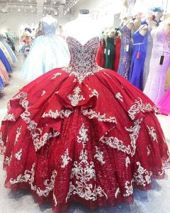 Red Sexy Dark Quinceanera Vestidos Apliques de oro Beads Crystal Sweethear