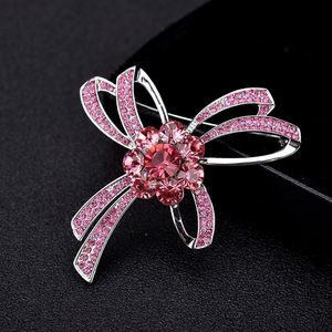 Arbres rouges Classic Crystal Bow Brooch en boîte Broches de mode pour femmes Graduation Gift alias Sorority Jewelry Borches Perfect