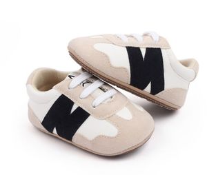 Retail New Pu Leather Baby Shoes First Walkers Crib Girls Boy Sneakers Bear Coming Infant Mocasins Chaussures 0-18 mois
