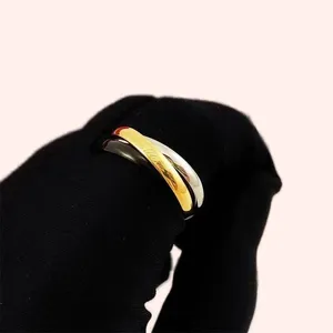 Retro de diseñador Rets para mujeres Trinidad de moda Trinidad simple Carta elegante Letra liso Anillos de oro Smooth Men Tres colores Anillo de bodas Regalo ZL203 B4