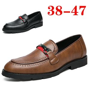 Rétro hommes chaussures habillées Style Brogue fête en cuir chaussures de mariage formelles hommes appartements en cuir Oxfords sans lacet mode mocassins