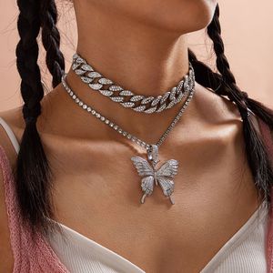 Style rétro multicouche avec strass complet en forme de papillon pendentif déclaration collier large chaîne bijoux de mode