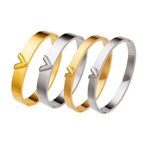 Bracelet romantique en forme de V Bracelet de créateur Nouveau bracelet simple pour petite amie et femme Bijoux en acier inoxydable exquis et haut de gamme Bracelets à breloques Cadeau de fête