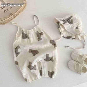 Rompers 2023 Summer NUEVA Niña Niña Maneveless Cartoon Bear Ropa impresa Juego completo Baby Bodysuit+Hat L240402