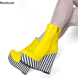 Ronticool, nuevos botines de invierno para mujer, zapatos de charol con cuña y tacón con punta redonda, zapatos de Cosplay a rayas blancas y negras, tallas grandes de EE. UU. 5-20