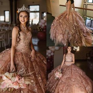 Rose Gold Quinceanera Dresses 2022 Gillter Sequins Luxury Crystals Straps Beaded Applique Tulle Ball Gown Sweet 16 Birthday Party Prom Formal Occasion Wear vestido