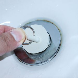 Bouchon d'évier d'eau ronde avec anneau de traction baignoire en caoutchouc stopper couvre-égout couvercle de vidange de la salle de bain des salles de bain.