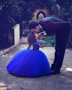 Vestidos de niña de flores de boda de princesa azul real tutú hinchado fuera del hombro cristales brillantes niñas pequeñas desfile comunión dr310u