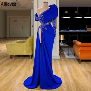 Robes de soirée sirène en satin bleu royal Aso Ebi élégante une épaule paillettes brillantes perlées robes de soirée d'occasion formelles sexy robe de soirée de bal fendue CL1118