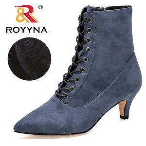 ROYYNA Style bottines femmes talons bout pointu bottes occidentales dames haut troupeau court en peluche chaussures d'hiver Feminimo 240307