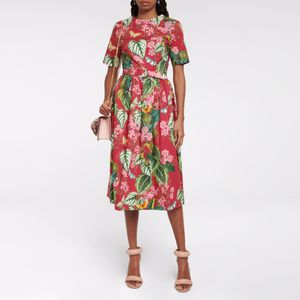 Vestidos de pasarela Vestido de moda de diseñador estadounidense para las vacaciones de primavera y verano.