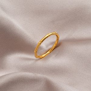 S3433 Bijoux de mode simple BAMBOO JOINT TITANIUM en acier en acier pour femmes anneaux
