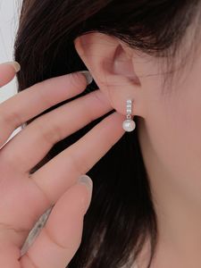 S925 Sterling Silver One line Shell Bead Set with Diamonds Korean Design Sens Hong Kong Style Pearl Boucles d'oreilles Boucles d'oreilles à la mode