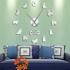 Samoyed Dog Race Portrait DIY Big Wall Clock sans cadre Chiot Pet Acrylique Miroir Surface Mur Autocollant Muet Mur Montre Décor À La Maison 210309