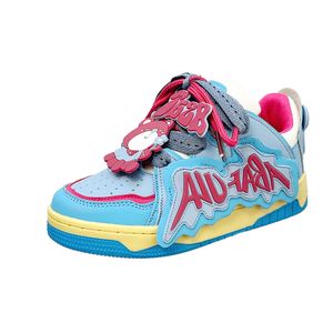 San San 9299 zapatos para correr nuevos zapatos de primavera pegajosos fríos pequeños y populares dibujos animados Anime estudiante zapatos de tabla de moda par zapatos