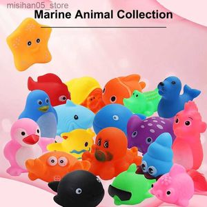 Sable Player Water Fun Salle de bain Toys Animaux Swimming Water Toys Mini colored Soft Floating Rubber Cucks Sounds Sound Fun Baby Gift Q240426