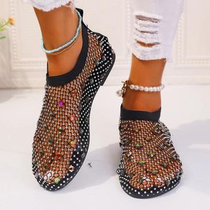 Sandals Show de moda Black Mesh Flats Casual Walking Zapatos 2024 Summer hueco botas cortas agua diamante sexy plano fondo