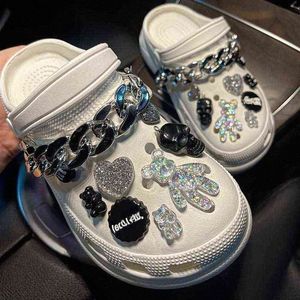 Sandalias Charms de moda Zuecos Diseñador DIY Calidad Zapatos de mujer para Jibs Anime Cadena Hebilla Niños Niñas B7HU #