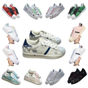 Sandales vintage hommes chaussures de skate forme de coquille chaussures de créateur rayure lettre femmes chaussures de course baskets en caoutchouc couleur gelée bout rond sangles imprimé fleur